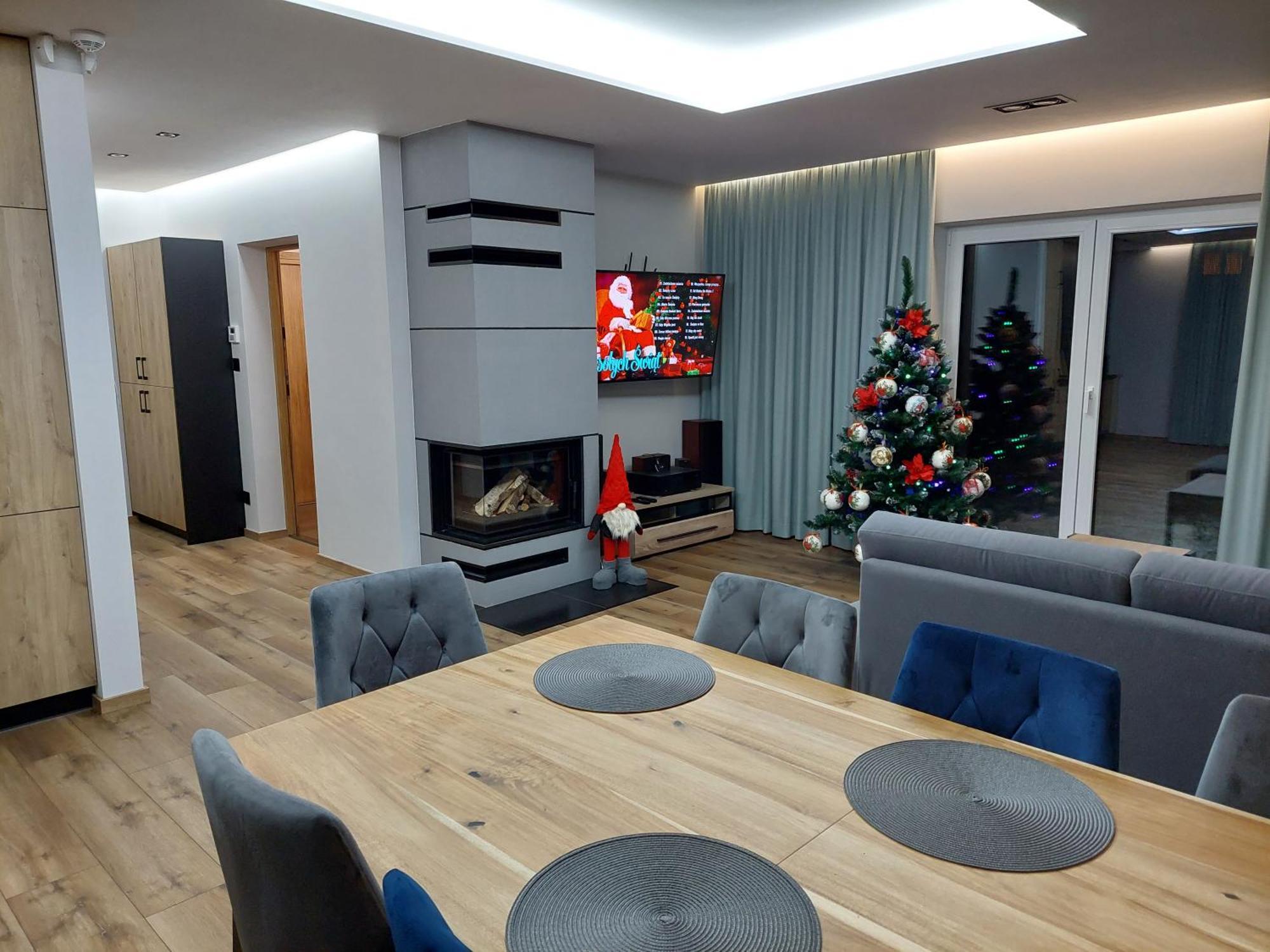 מוז'ינה Apartamenty Trio מראה חיצוני תמונה