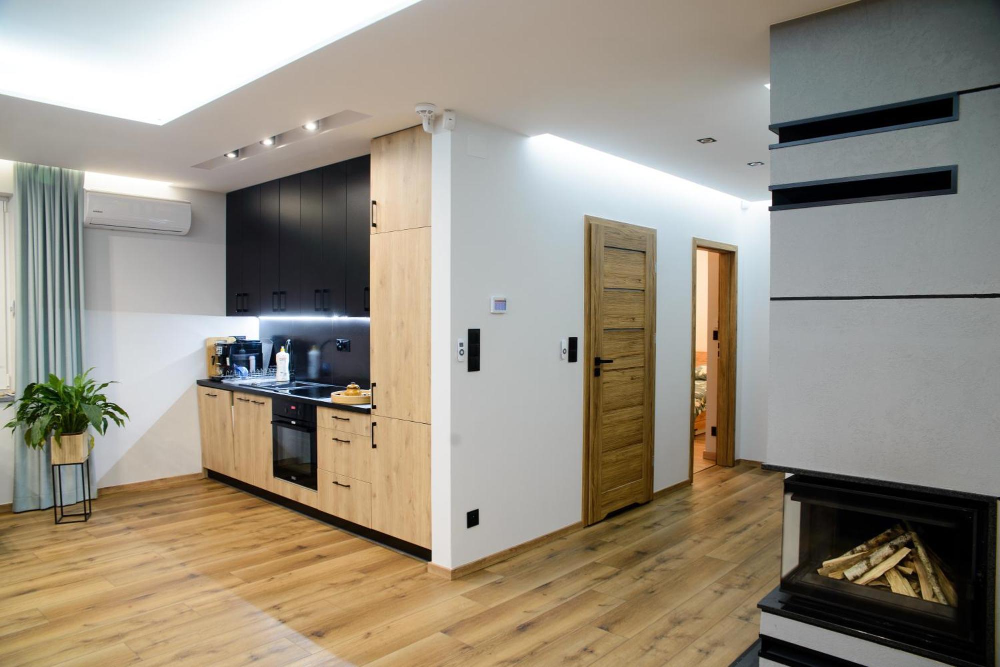 מוז'ינה Apartamenty Trio מראה חיצוני תמונה