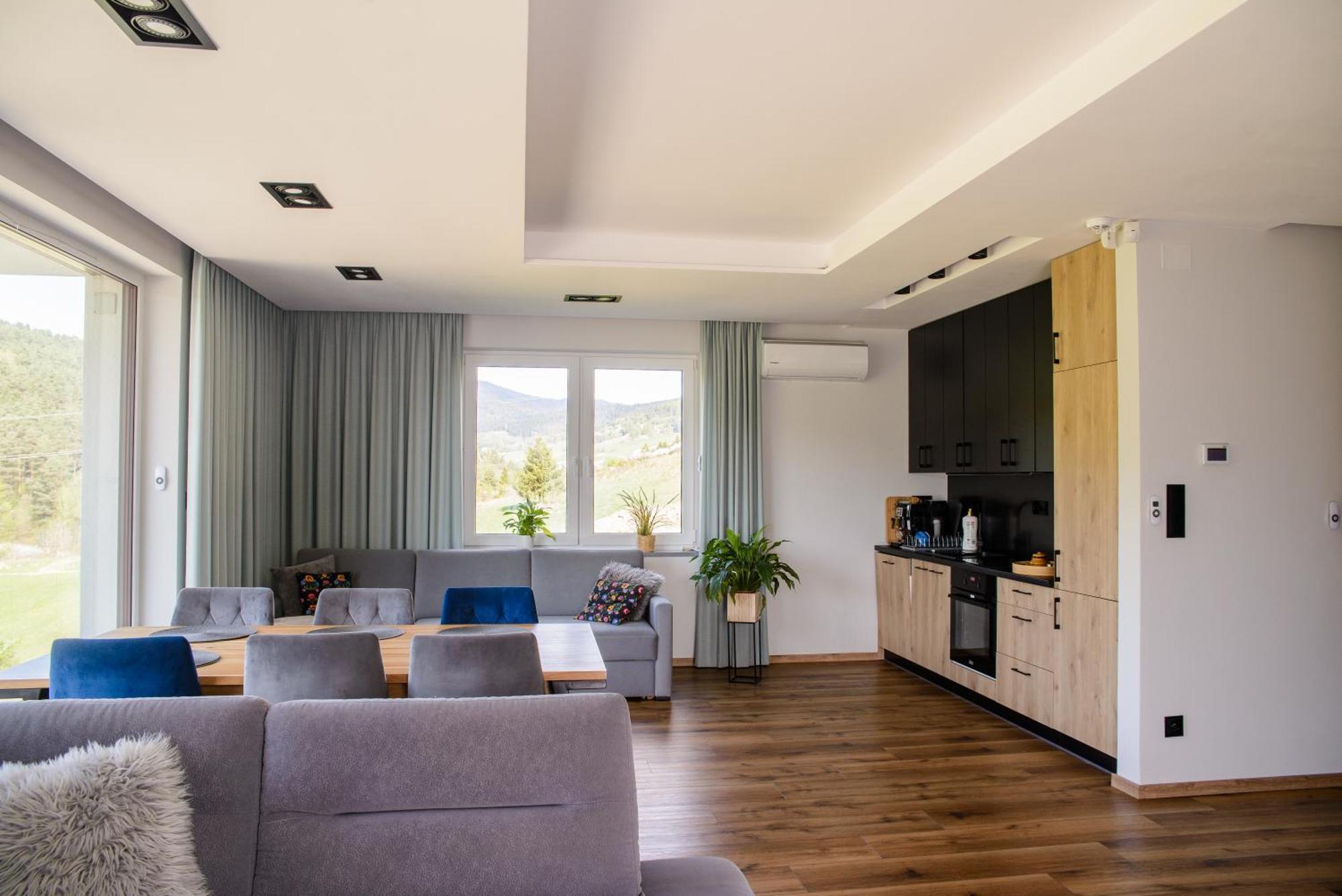 מוז'ינה Apartamenty Trio מראה חיצוני תמונה