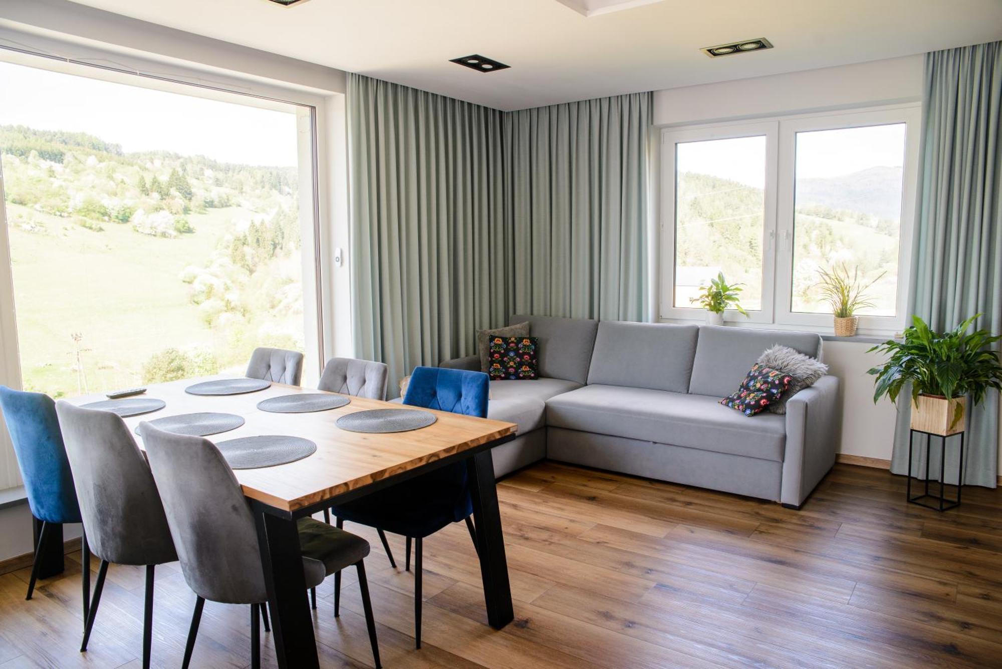 מוז'ינה Apartamenty Trio מראה חיצוני תמונה