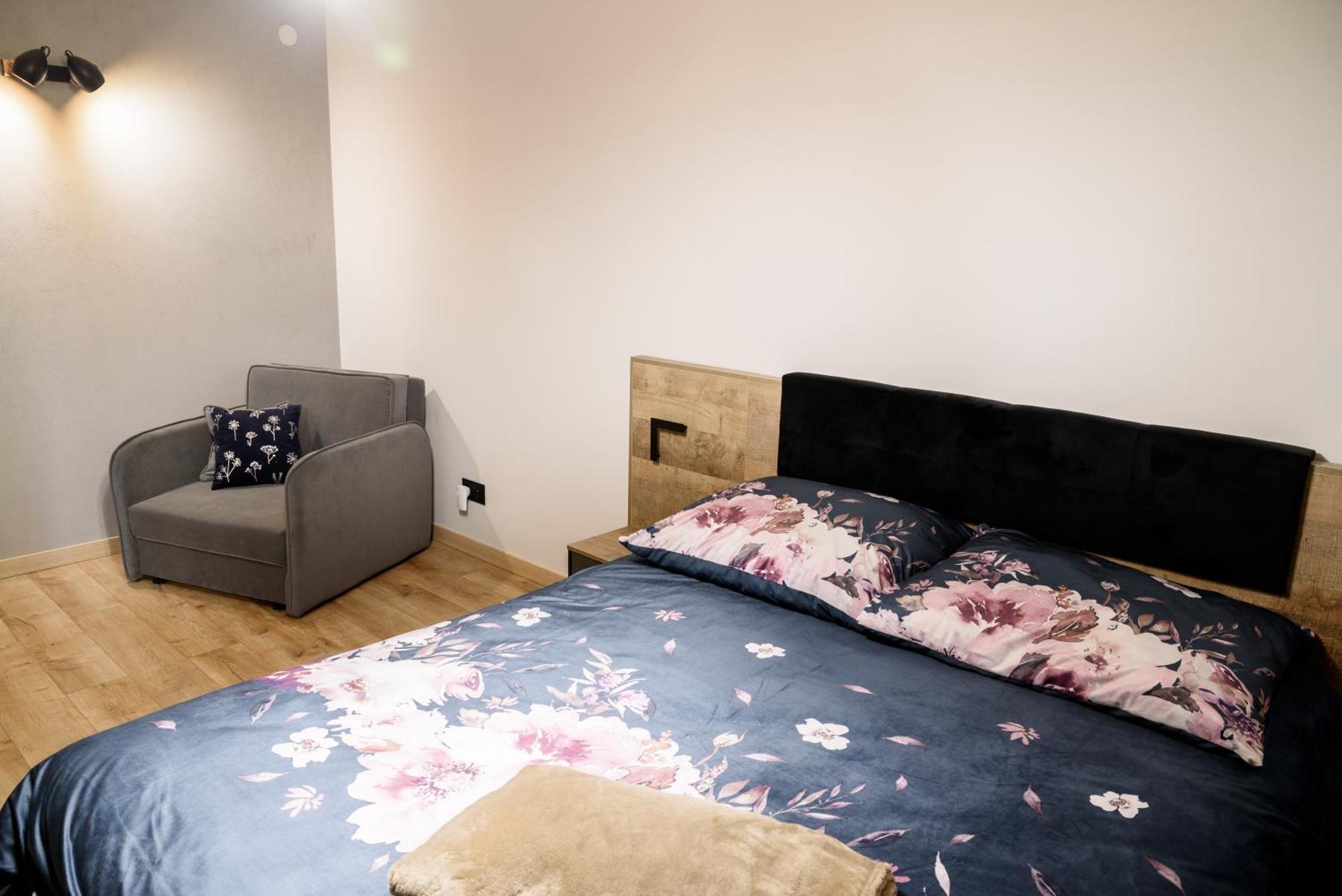 מוז'ינה Apartamenty Trio מראה חיצוני תמונה