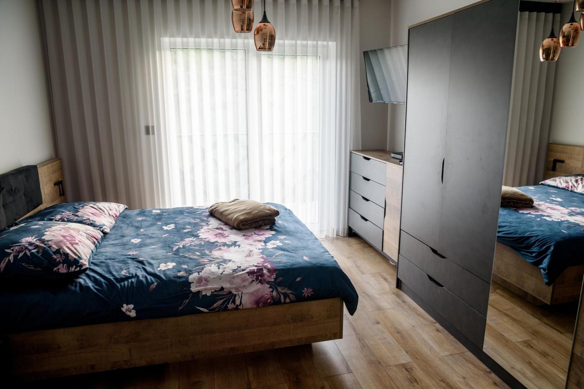 מוז'ינה Apartamenty Trio מראה חיצוני תמונה