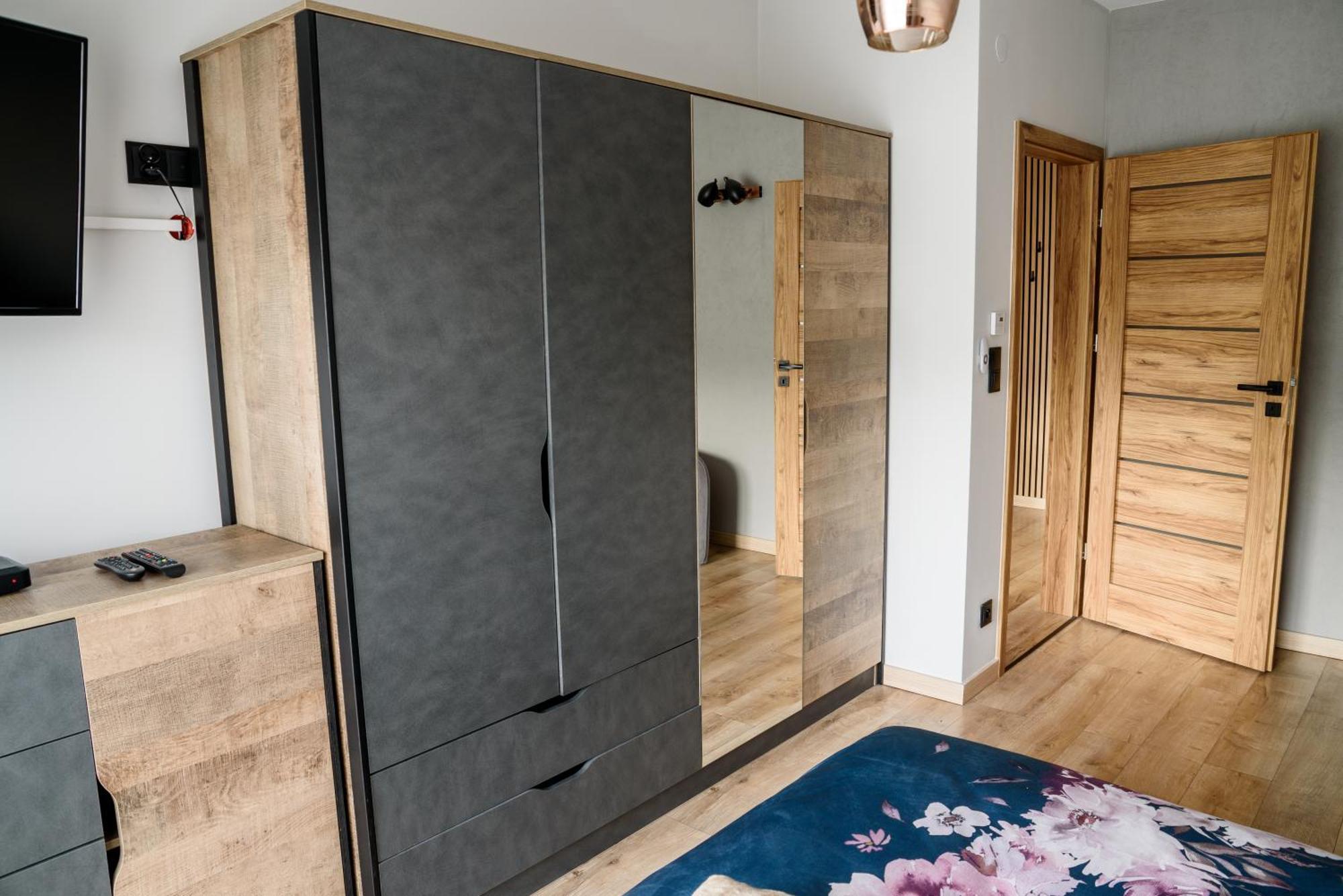 מוז'ינה Apartamenty Trio מראה חיצוני תמונה