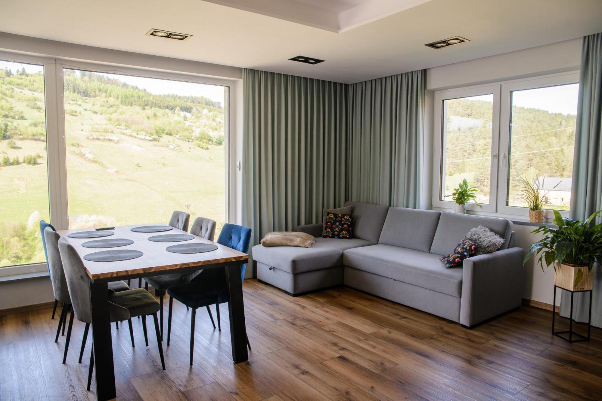 מוז'ינה Apartamenty Trio מראה חיצוני תמונה
